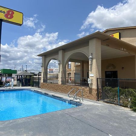 Super 8 By Wyndham Decatur Texas Hotel Екстериор снимка